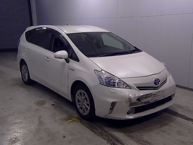 10336 Toyota Prius alpha ZVW40W 2012 г. (Honda Tokyo)